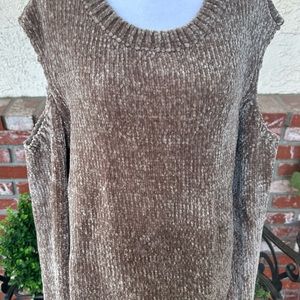 Express Cold Shoulder Sweater; Adobe Beige Chenille W/Bell Shaped Sleeves; Sz M